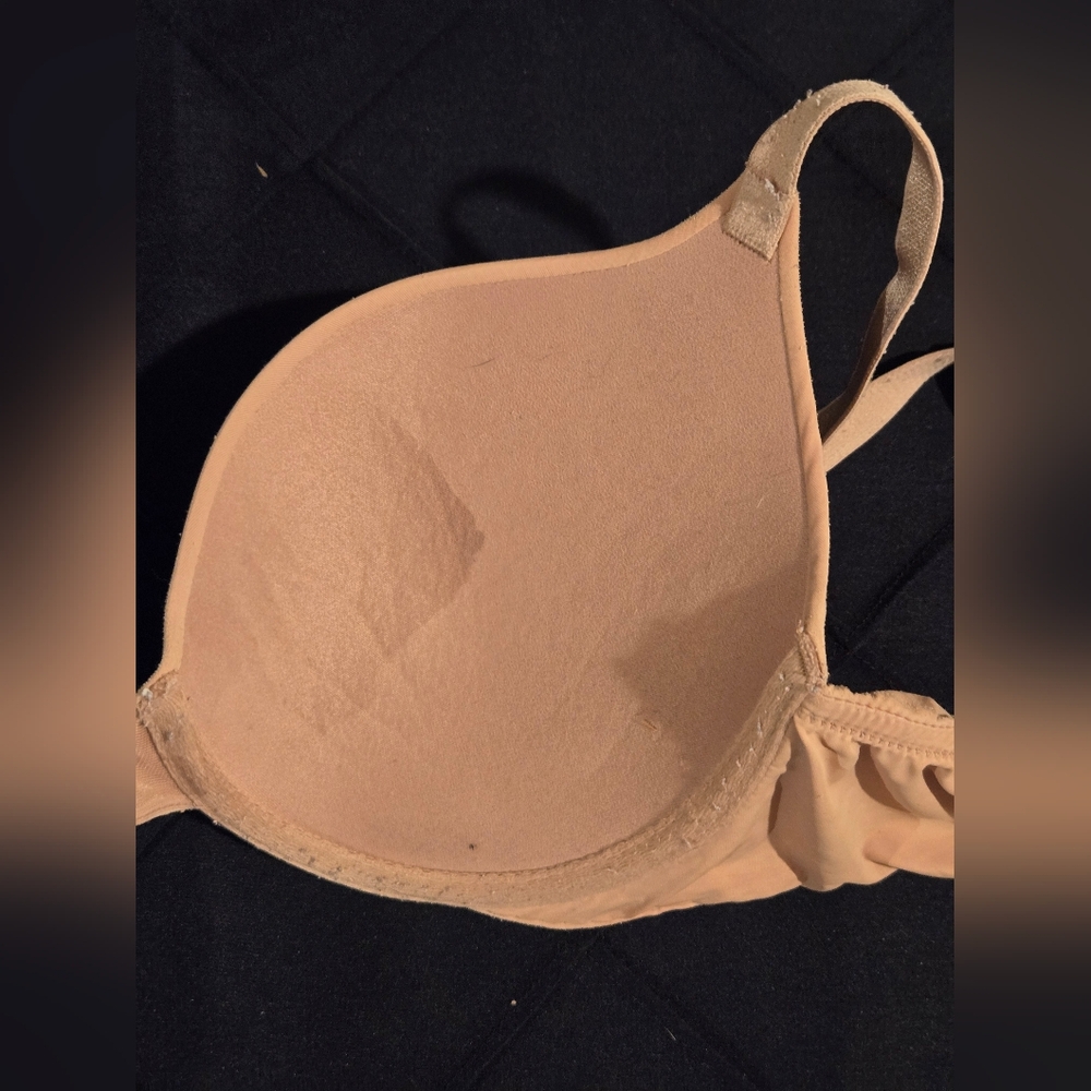 **SOLD 👙**Victoria's Secret Nude Bra - Picture 2 of 10